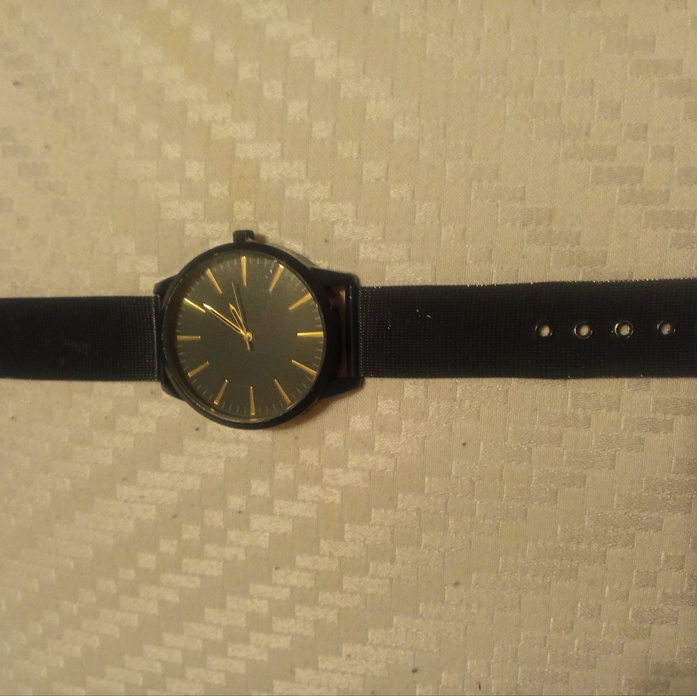 Watch - Picture 2 of 3